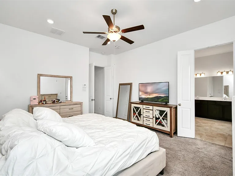 11012 Mikula Dr — Photo 21