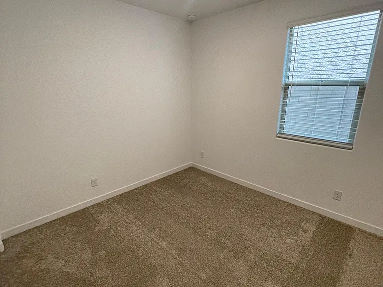 1654 W La Mirada Dr — Photo 16