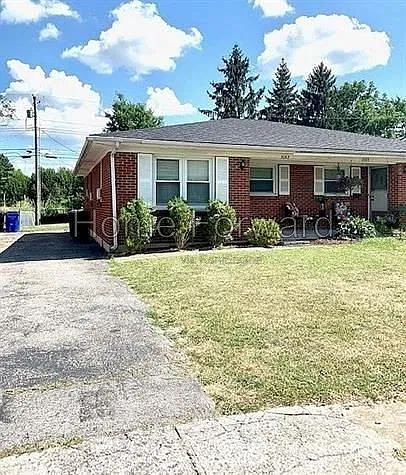 2 bed, 1.0 bath, 771 sqft, $995 — Photo 1