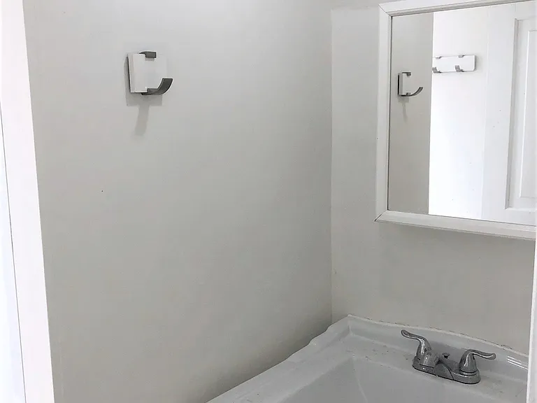 5 Renwick Ave #3 — Photo 20