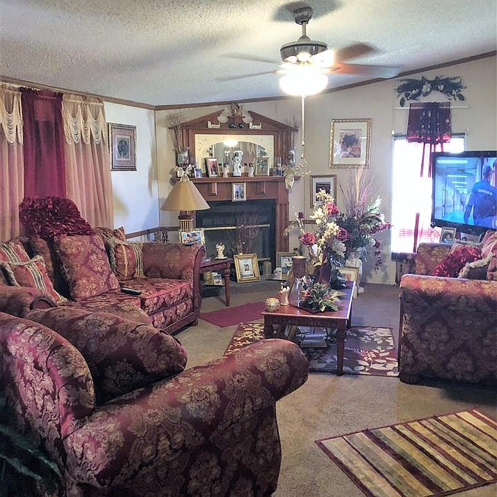 2nd image of 220 Bradford Dr
