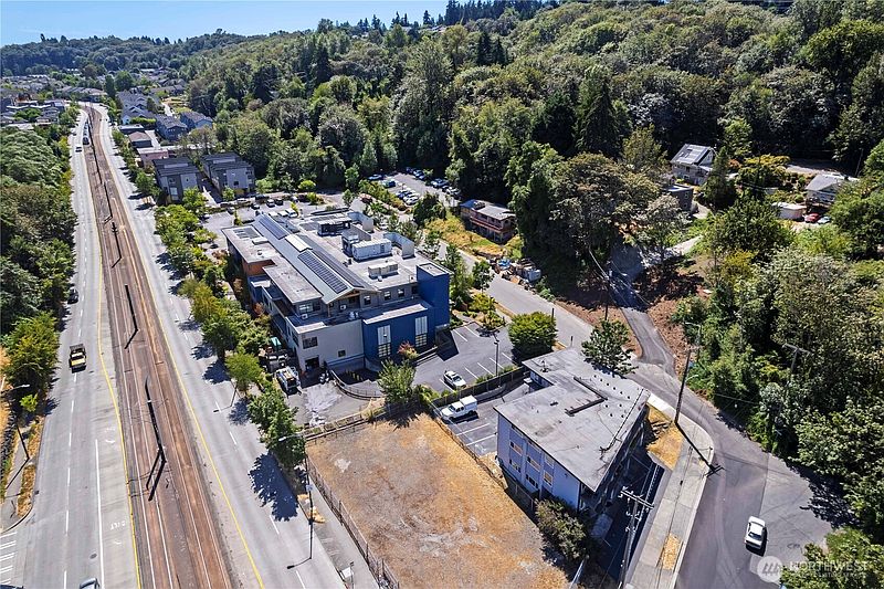 3rd image of 2701 S Walden Street
