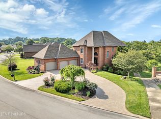 236 Savannah Park Dr, Maryville, TN 37803