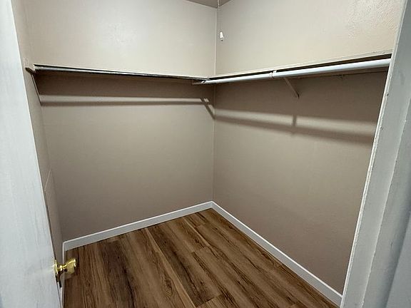 5th image of 1611 Cottonwood Dr APT 1
