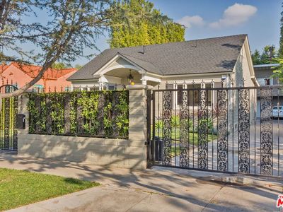 438 N Plymouth Blvd, Los Angeles, CA, 90004