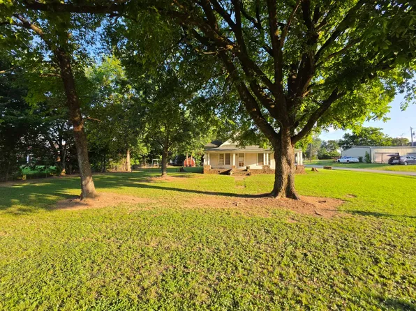 10 S Wood St, Charleston, AR 72933