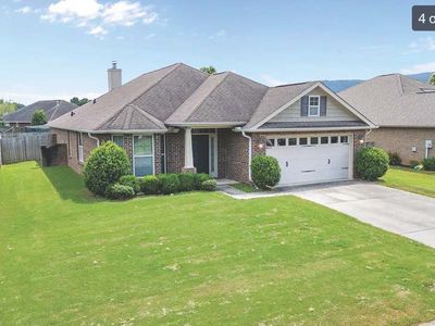 6906 Breyerton Way SE, Owens Cross Roads, AL, 35763