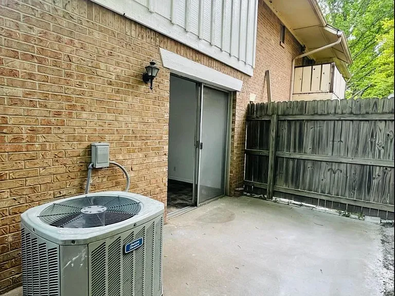2422 E 59th Ct #4 — Photo 33