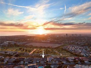 17 Carmel Bay Dr, Corona Del Mar, CA 92625