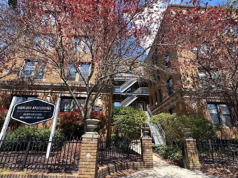 Highland Apartments — Photo 5