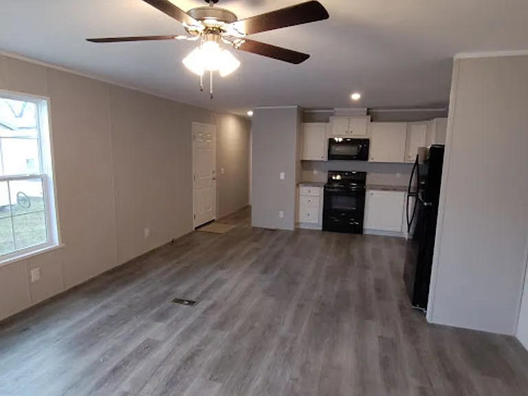 5600 W Kilgore Ave — Photo 13