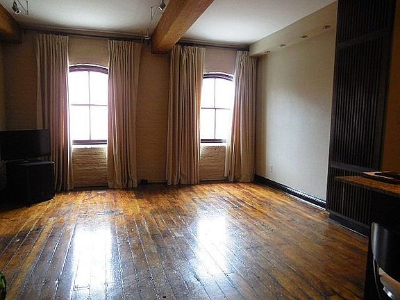 3rd image of 333 Julia St APT 323