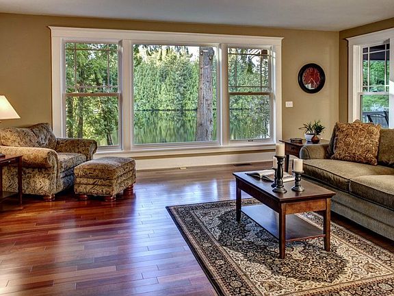 2nd image of 2075 E Beaver Lake Dr SE