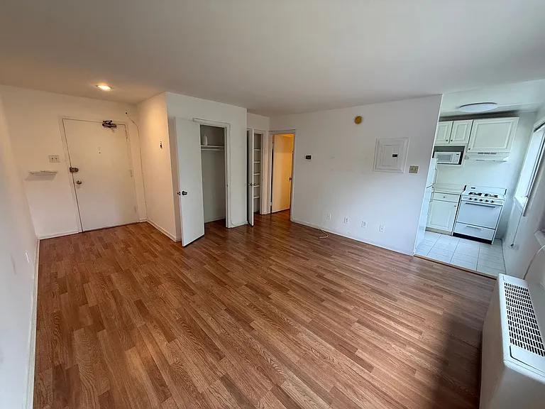 4455 Macarthur Blvd — Photo 2