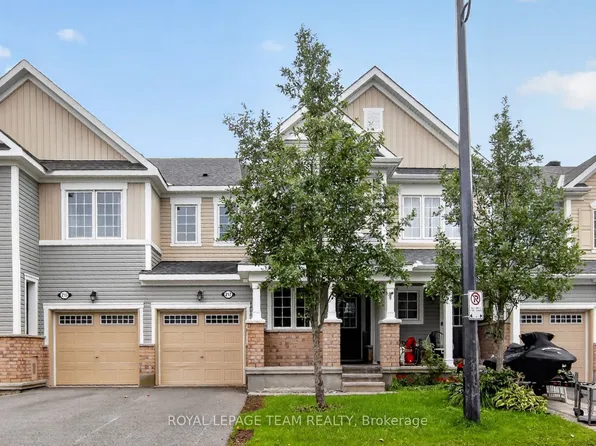 217 Conifer Creek Cir, Ottawa, ON K2M 0M2