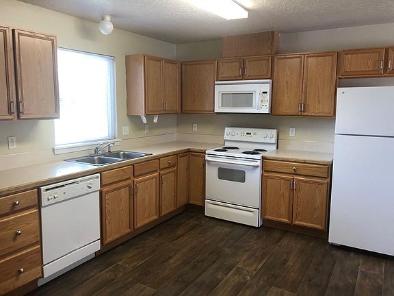 4th image of 118 W Ogden Ave APT 101