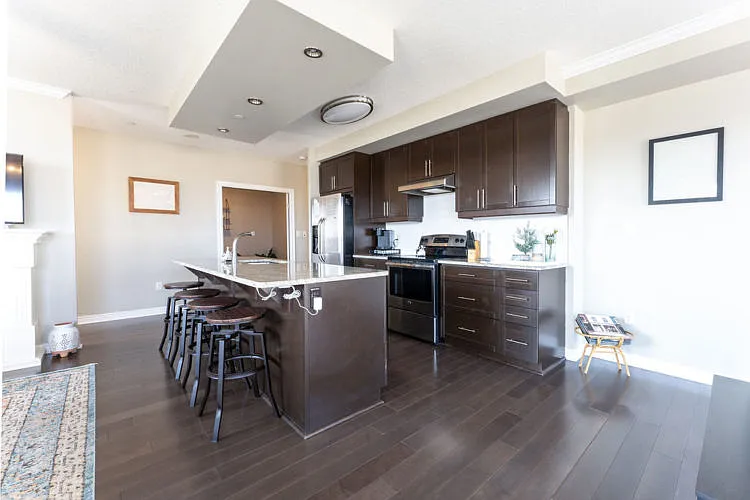 330 Ridout Street North London — Photo 3