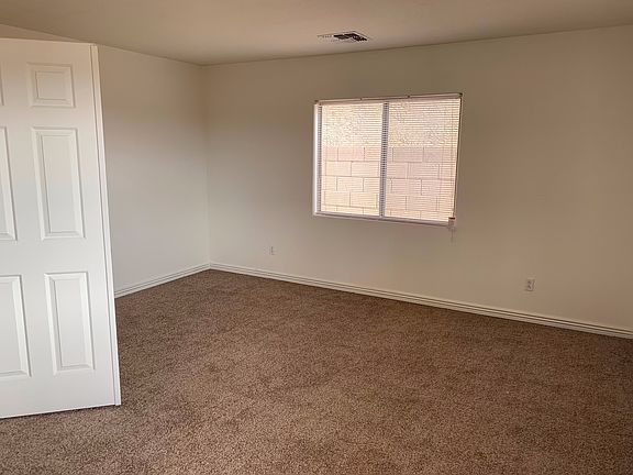 2nd image of 43589 W Cowpath Rd