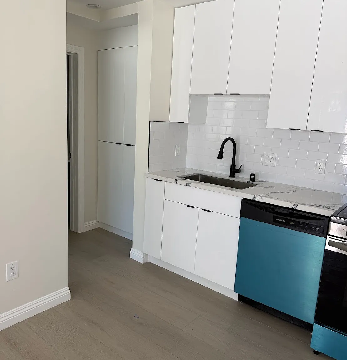 1 bed, 650 sqft, $2,300 — Photo 3