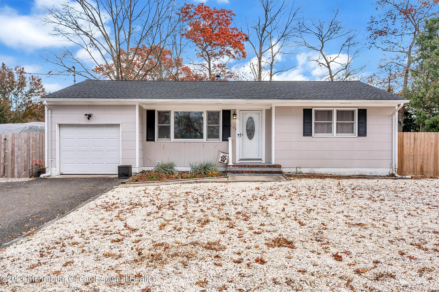 309 Yorktown Dr photo 1