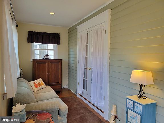 2nd image of 124 Crestmont Ter