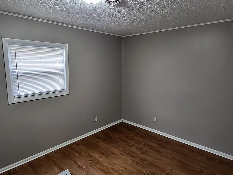 1944 Joy Ave — Photo 11