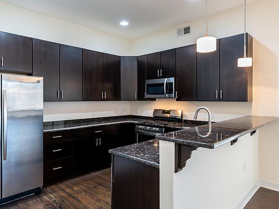2nd image of 192-194 Bloomfield Ave #3C