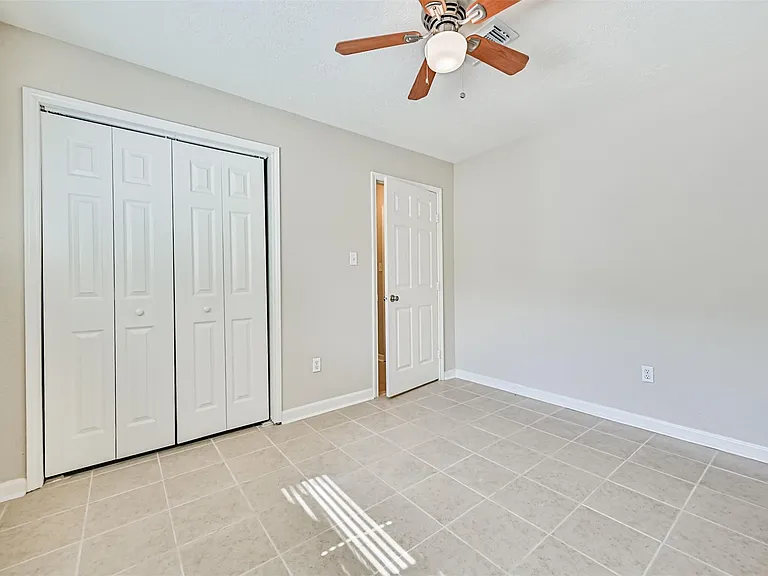 1113 N Heron Dr — Photo 23
