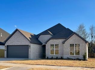 3331 E Greystone Dr, Fayetteville, AR 72764