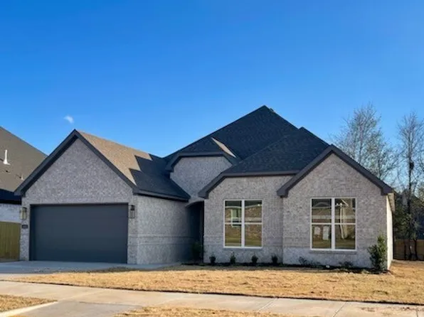 3331 E Greystone Dr, Fayetteville, AR 72764