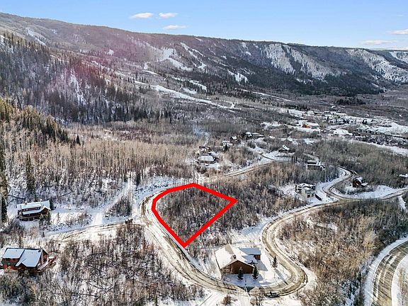 3rd image of 398 Powder Ridge Cir