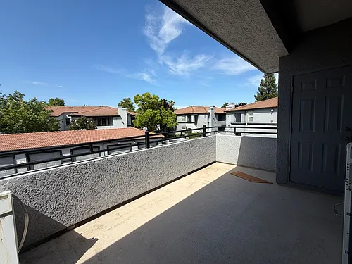 5201 Laguna Oaks Dr Photo 1