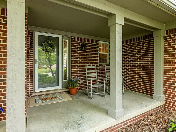 5th image of 9230 Solitude Ln