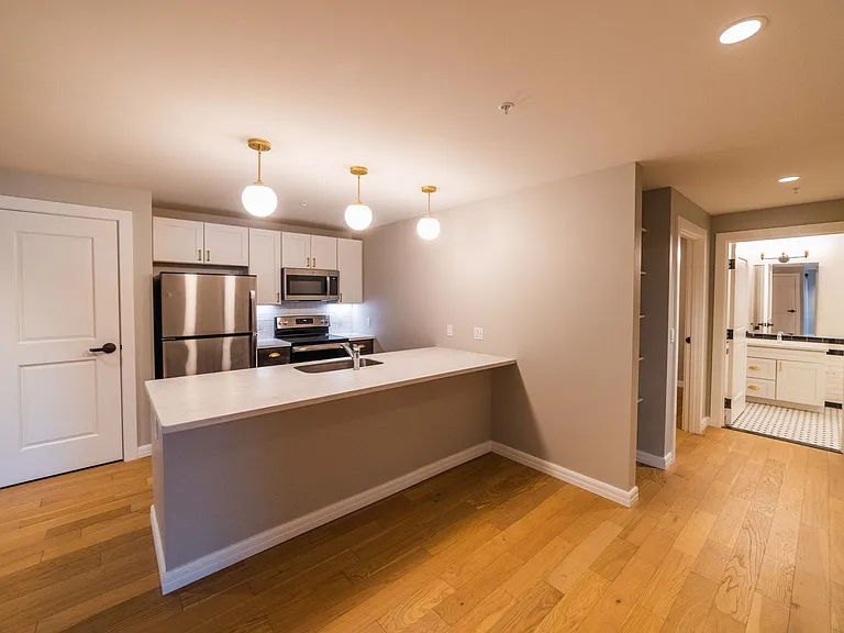32 N Park Row — Photo 1