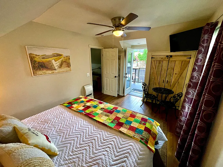 E Willis St — Photo 13
