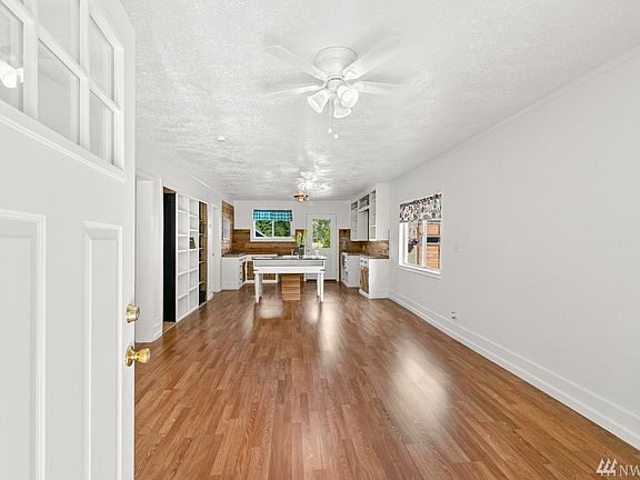 5th image of 32613 58th Ave E