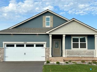 2141 Bluff Heights Dr, Shakopee, MN 55379