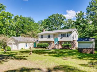 679 Fairforest Rd, Chester, SC 29706