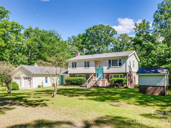 679 Fairforest Rd, Chester, SC 29706