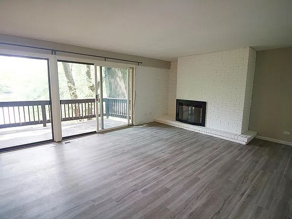 2nd image of 5501 Lakeside Dr APT 2B