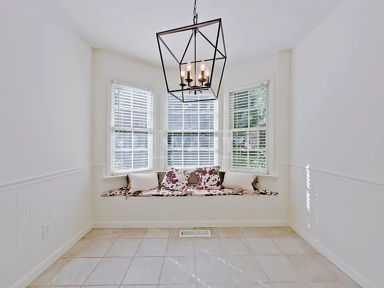 4452 Mountaindale Rd — Photo 10