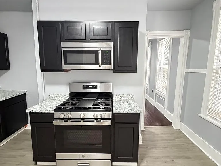 52 - 54 Farren — Photo 4