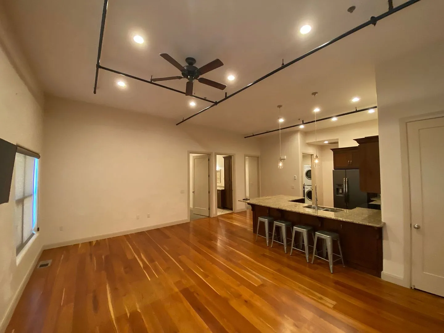 Furnished 2 bed / 1 bath Condo - Luxury Living North End of Town — Photo 1