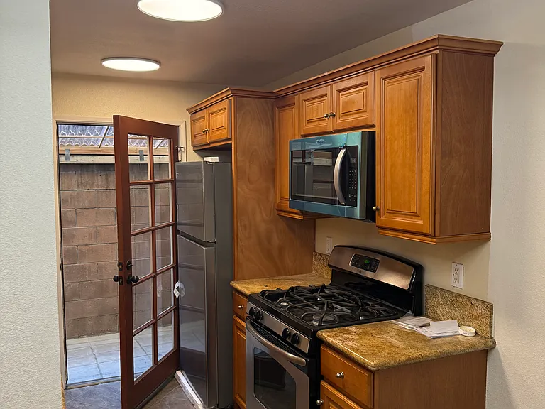 21219 Roscoe Blvd #111 — Photo 7