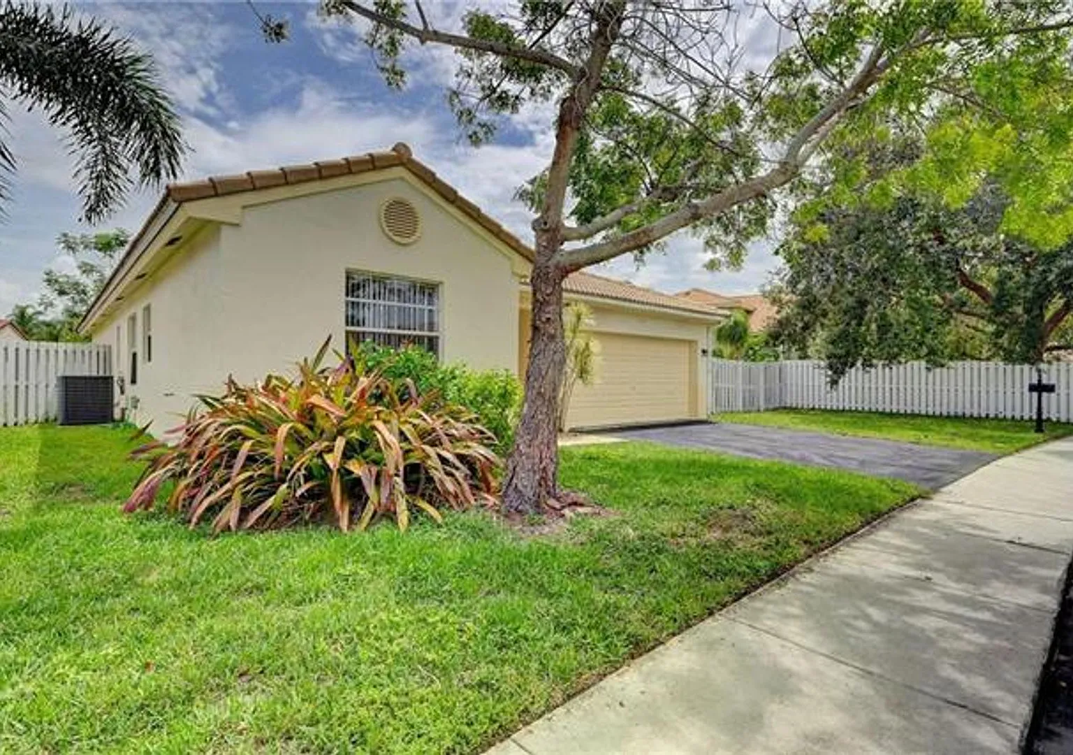 13348 NW 13th St # 13348, Sunrise, FL 33323 — Photo 4