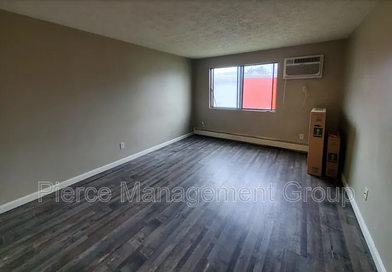 25 Log St #2C — Photo 3