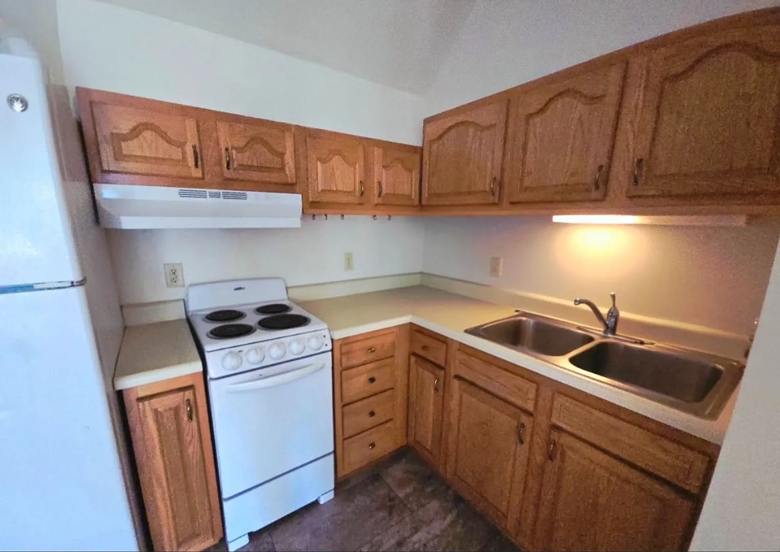 506 W. College — Photo 2