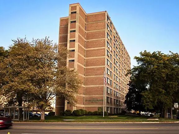 2nd image of 2455 Biddle Ave #4086