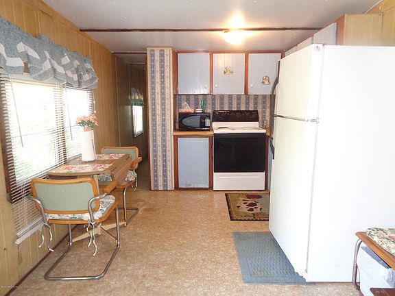 5th image of 126 Hart Lake Dr