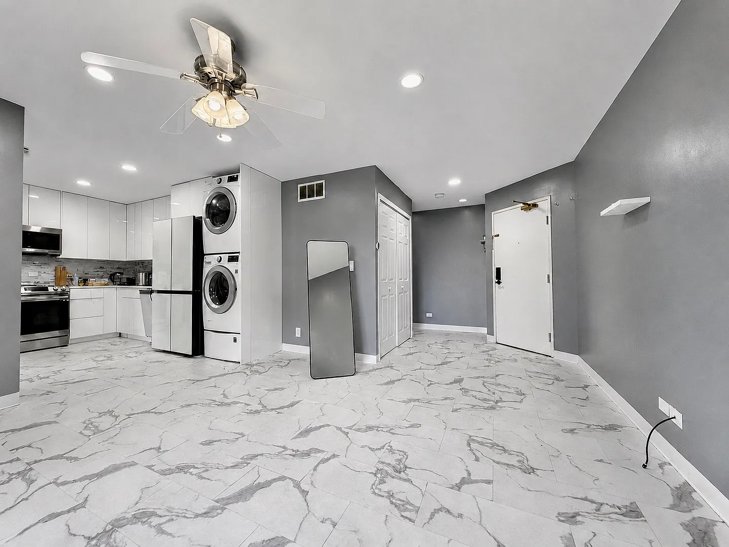 2 bed, 950 sqft, $2,300 — Photo 4